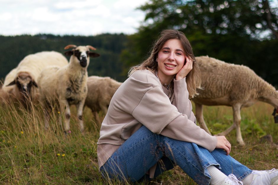 Cashmere Vs Merino Wool Warmer Durable Fall: Cashmere vs. Merino Wool: Which is Warmer and More Durable for Fall?